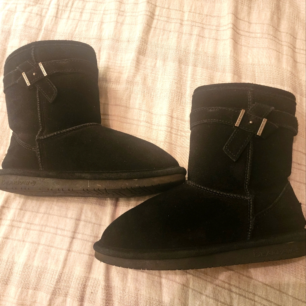 BearPaw Youth boots